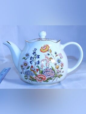 Robinson Design Group “Old Fashioned Flower Garden” Teapot with Matching Lid